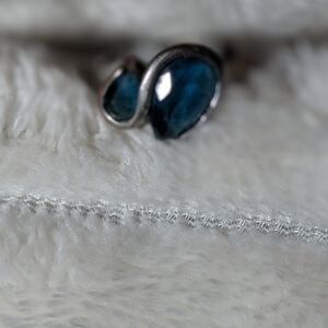 Elegant Silver and Blue Women's Ring